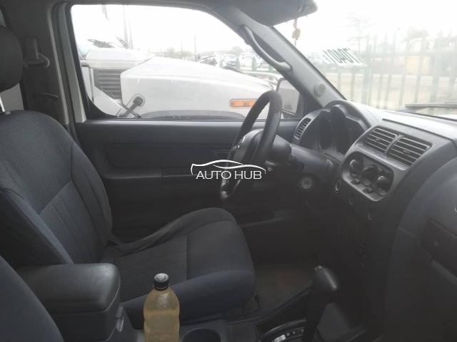 2005 Nissan Frontier White