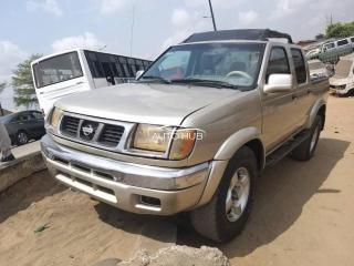 2002 Nissan Frontier Gold
