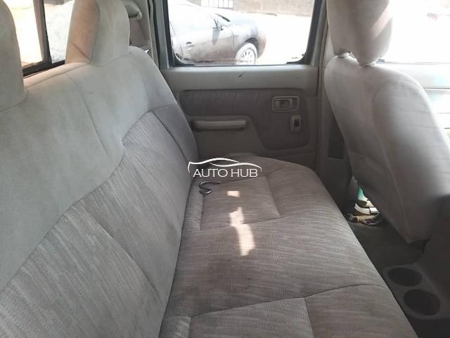 2002 Nissan Frontier Gold