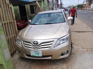 2010 Toyota Camry Gold