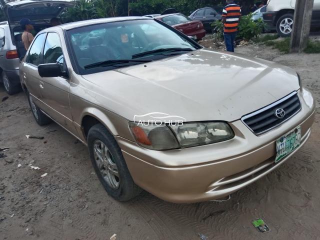 2000 Toyota Camry Gold