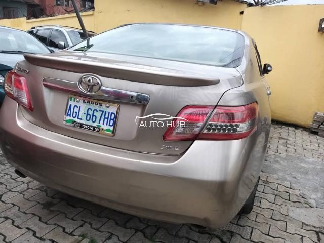 2010 Toyota Camry XLE Gold