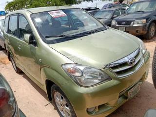 2005 Toyota Avanza Green