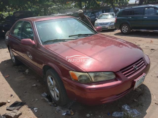 2000 Toyota Camry Red