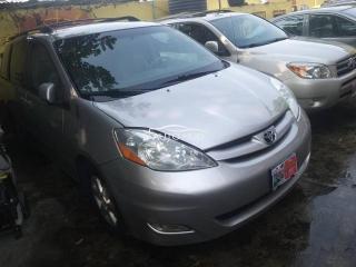 2006 Toyota Sienna Silver