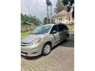 DISTRESS SALE 2008 TOYOTA SIENNA