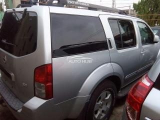 Nissan pathfinder 2005