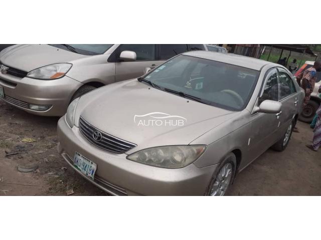 2005 Toyota Camry Gold