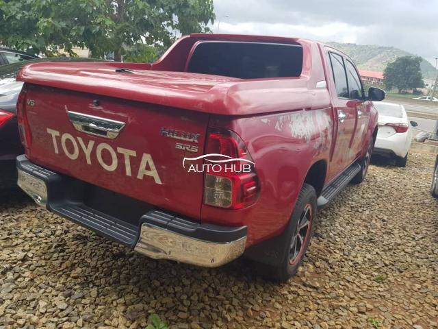 2013 Toyota Hilux Red