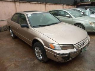 1999 Toyota Camry Gold